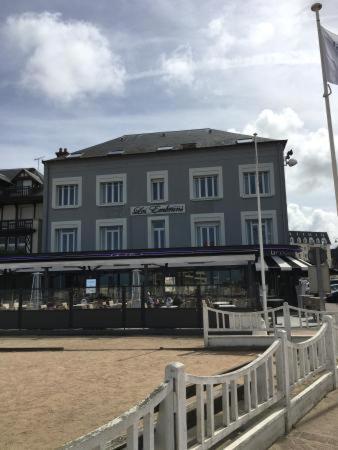 Hotel Les Embruns Trouville-sur-Mer Exterior foto